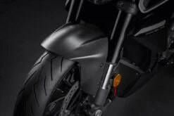 Ducati 7 Ducati Voorspatbord Carbon Diavel V4