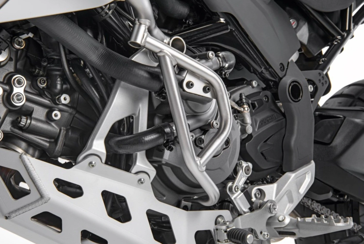 Ducati Valbeugel Waterpomp DesertX 1 Ducati Valbeugel Waterpomp DesertX