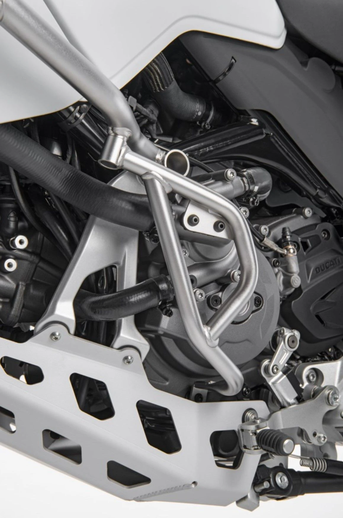 Ducati Valbeugel Waterpomp DesertX 2 Ducati Valbeugel Waterpomp DesertX - Afbeelding 2